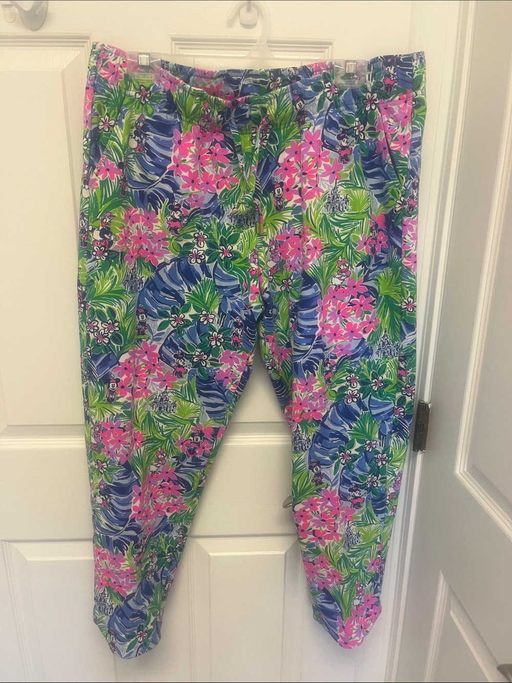 Lilly Pulitzer x Disney Floral Print Capri Joggers - Pink, Blue & Green